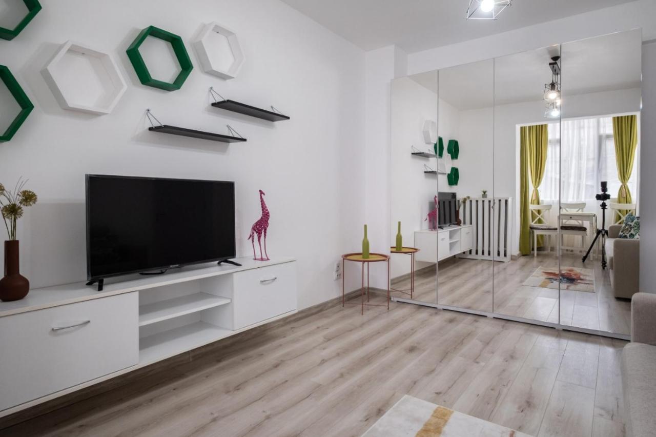 Laroka House Cosy And Modern Apartment Universitate-City Centre Bukarest Exterior foto