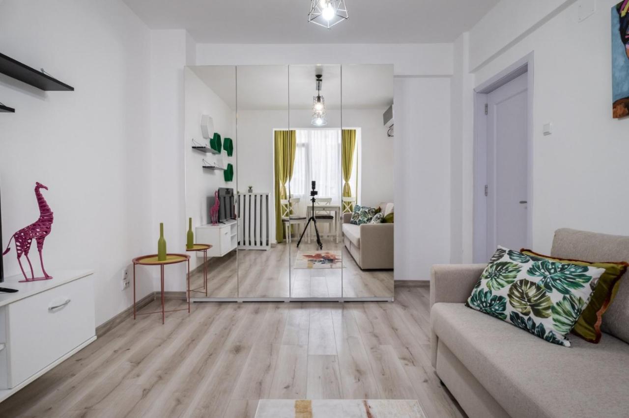 Laroka House Cosy And Modern Apartment Universitate-City Centre Bukarest Exterior foto